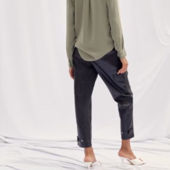 Aritzia Wilfred - Modern Vegan Leather Cargo Pant - SZ 4 - Picture 4 of 17